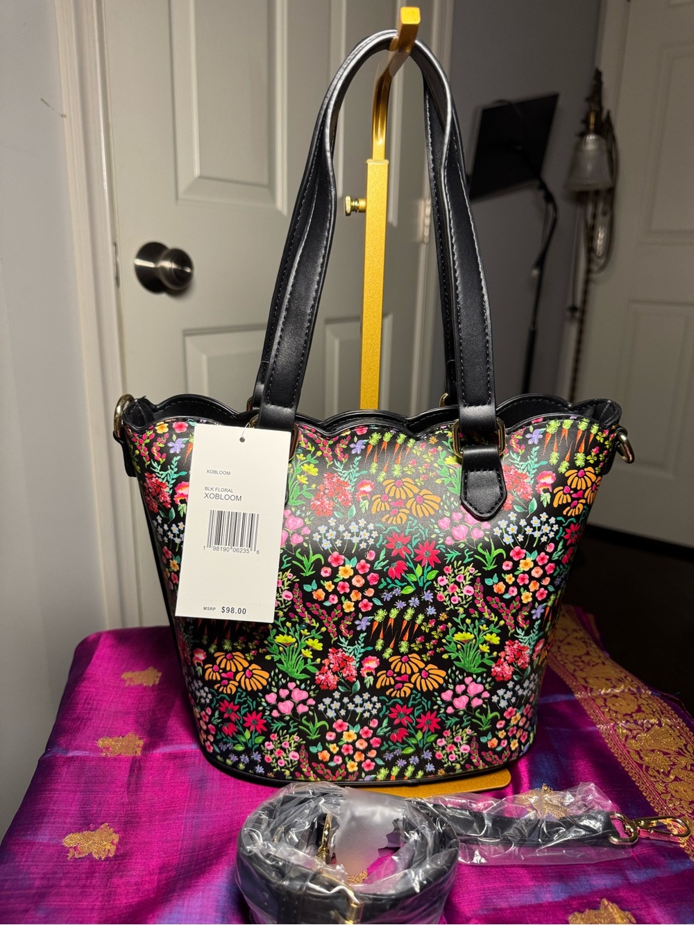 NWT Betsey Johnson Secret Garden Scalloped Floral Tote Bag Charm Crossbody - Picture 2 of 4